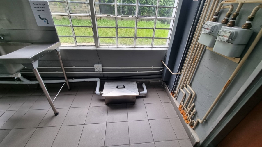 To Let Commercial Property for Rent in Salt River Western Cape